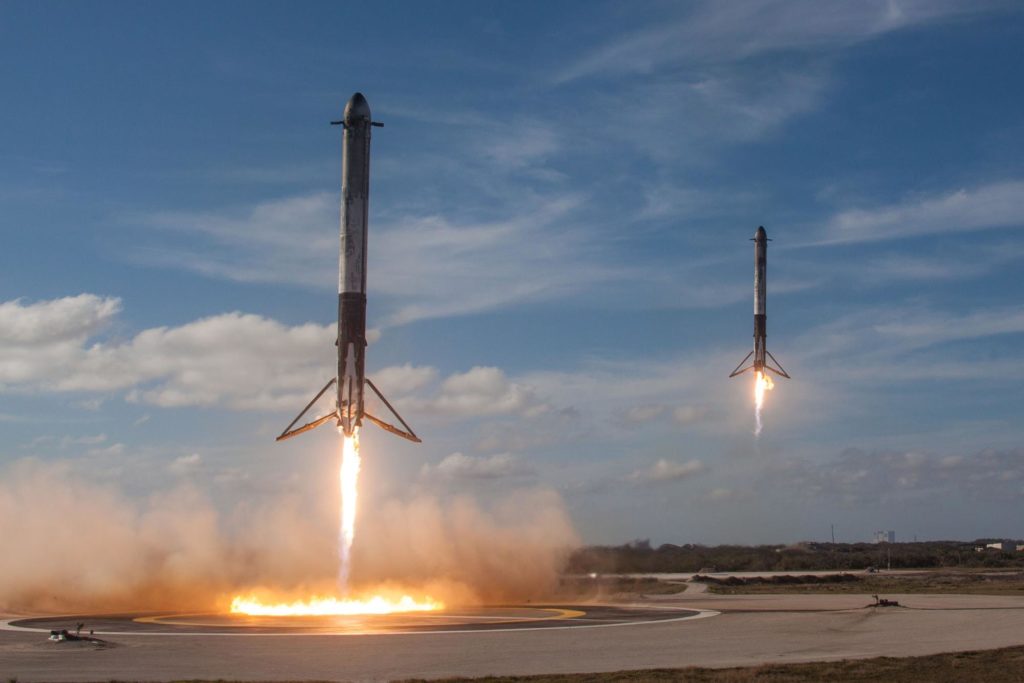 falcon-heavy-side-cores-landing